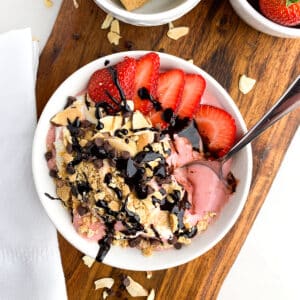 Strawberry Smoothie Bowl