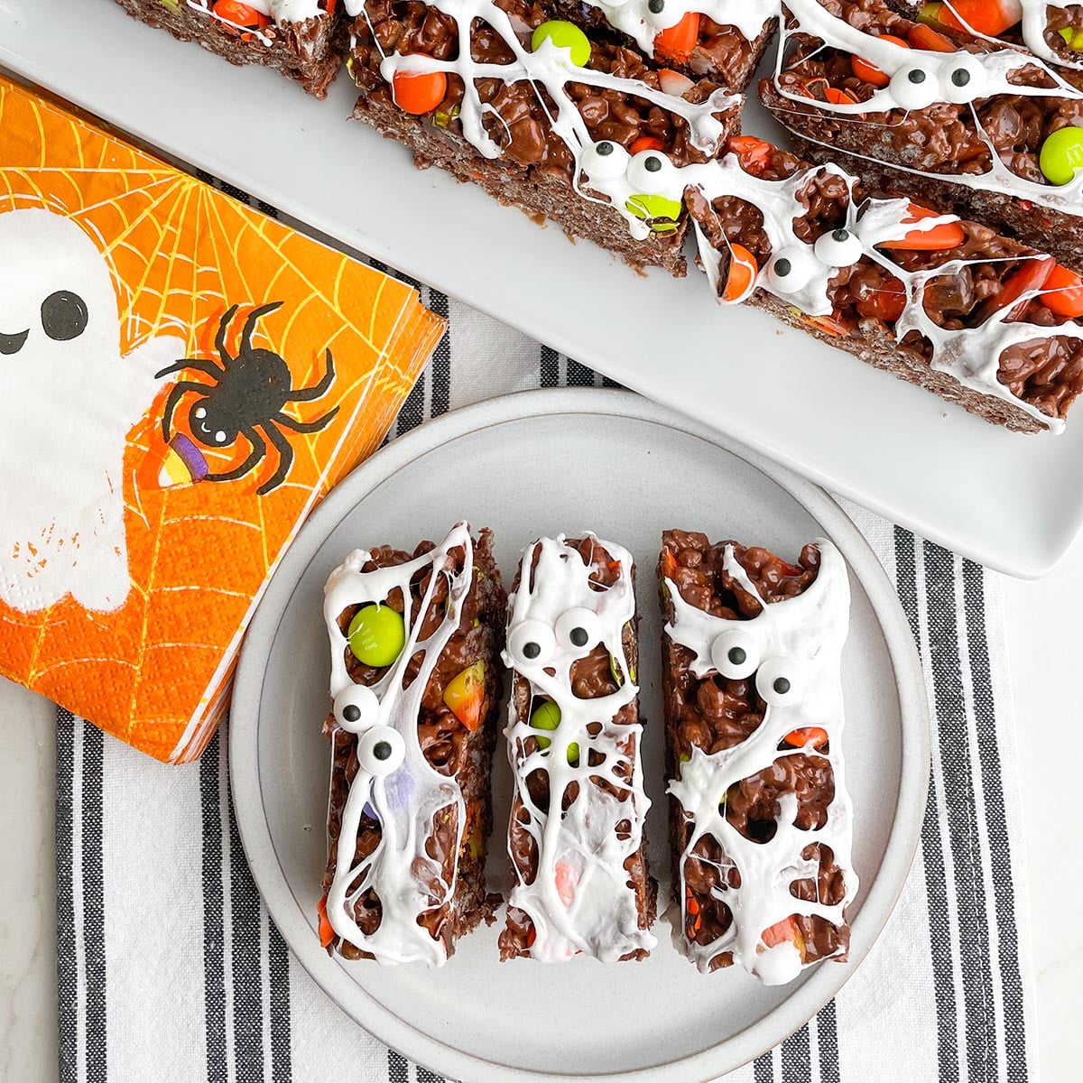 halloween rice krispie treats 11