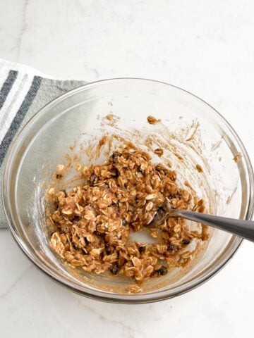 oatmeal crumble in a clear bowl